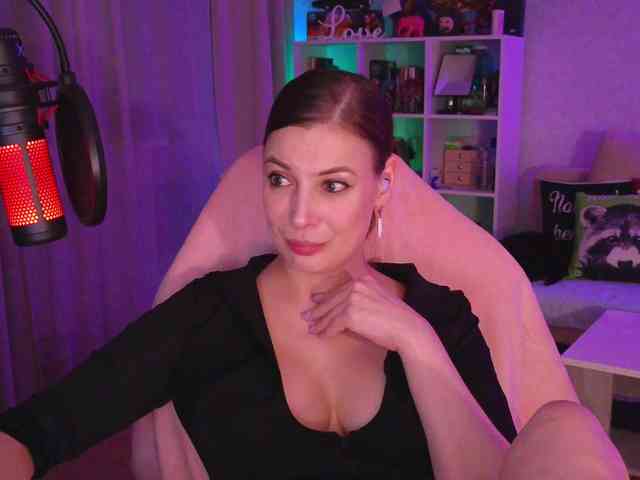 LadyLLS webcam