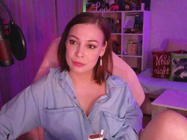 LadyLLS webcam