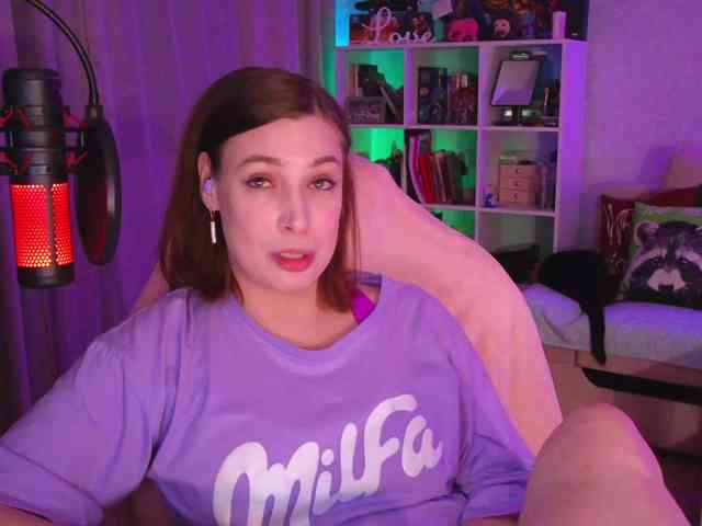 LadyLLS webcam