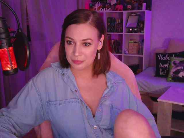 LadyLLS webcam