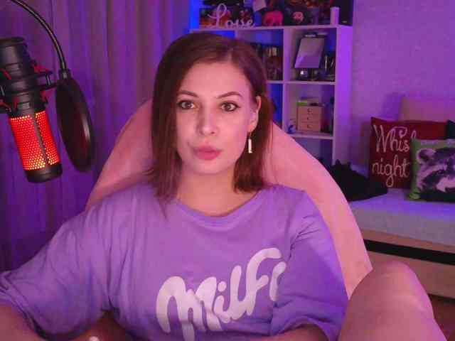 LadyLLS webcam