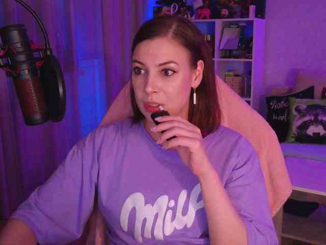 LadyLLS webcam