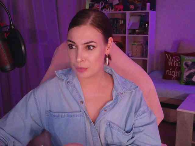 LadyLLS webcam