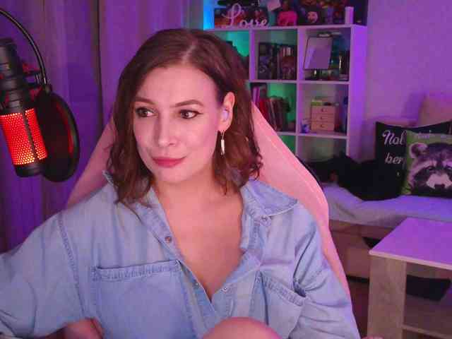LadyLLS webcam