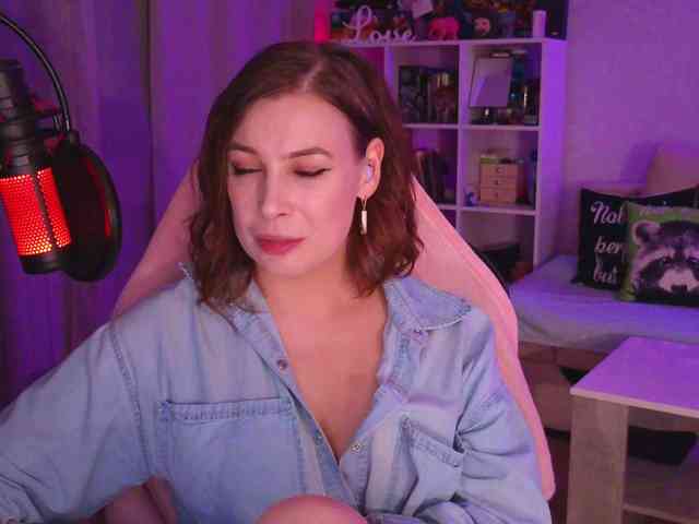 LadyLLS webcam