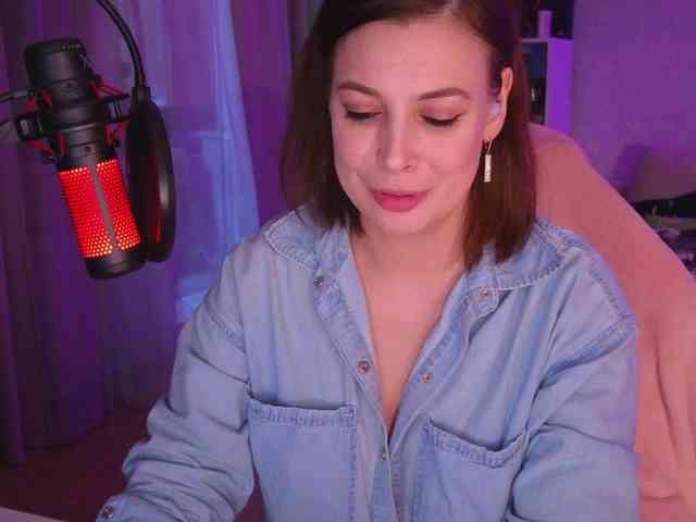 LadyLLS webcam