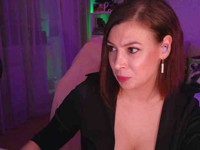 LadyLLS webcam