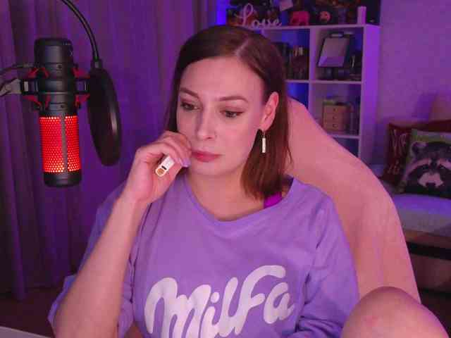 LadyLLS webcam