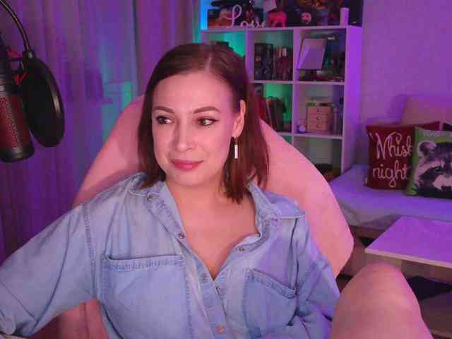LadyLLS webcam