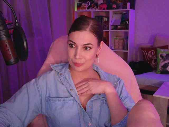 LadyLLS webcam