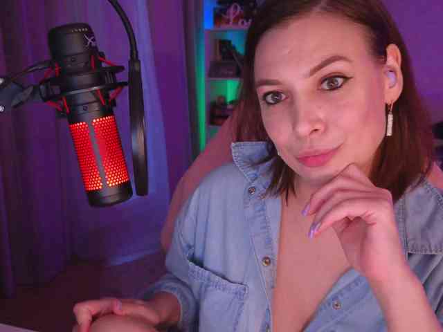 LadyLLS webcam