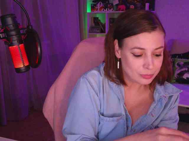 LadyLLS webcam