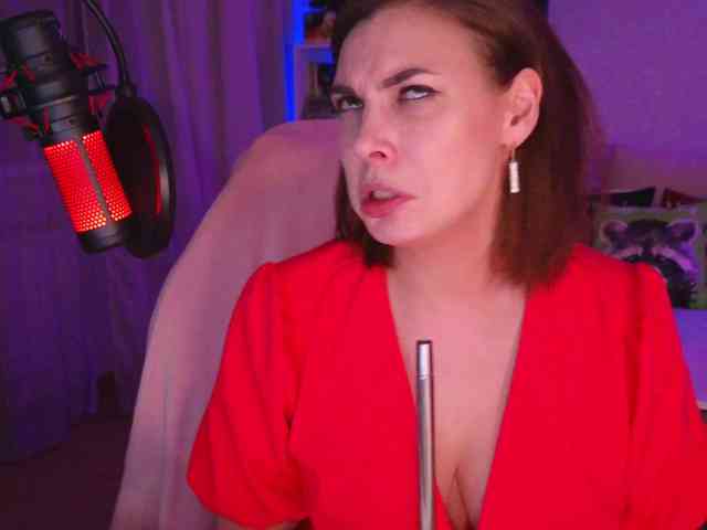 LadyLLS webcam