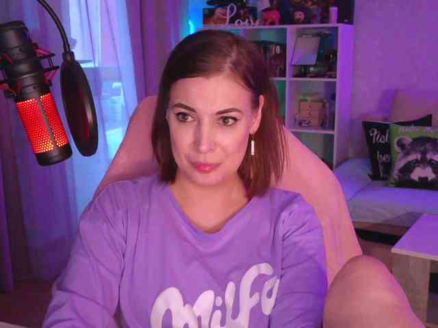 LadyLLS webcam