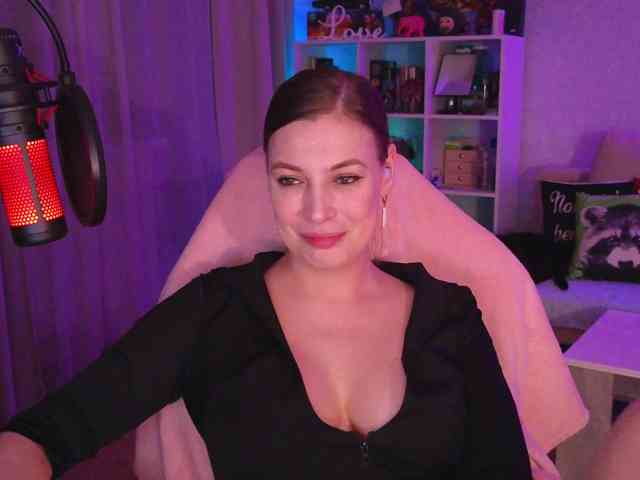 LadyLLS webcam