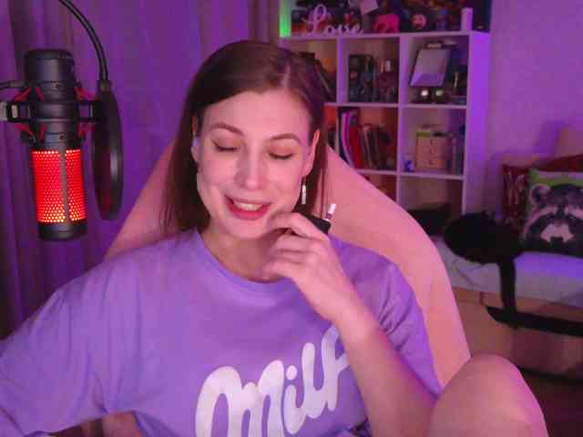 LadyLLS webcam