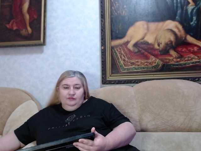 VishenkaStar — I love cumming with DOMI! All action requests are in the MENU! DOMI works from 2 tokens; favorite vibrations: 33 tokens; 111 tokens - I get wet; 777 tokens - squirt orgasm!