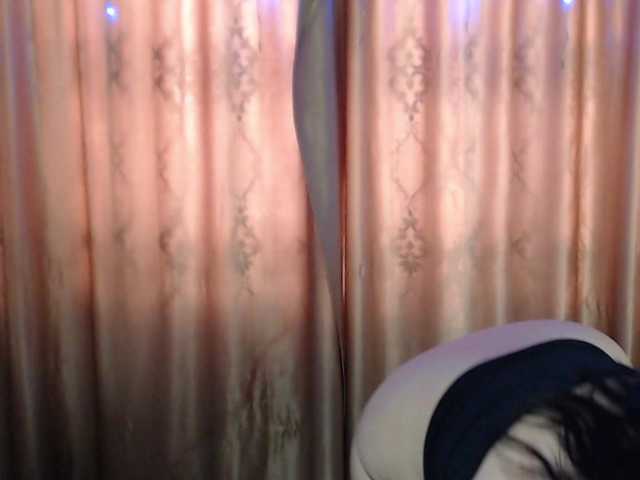 Jasminkiss's BongaCams show and profile