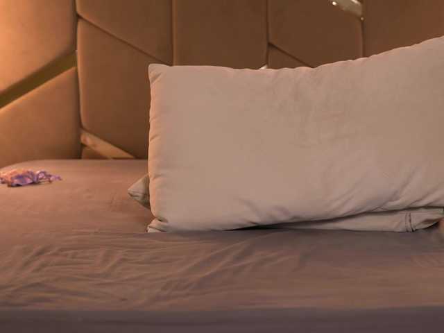 Girl-Pleasure's BongaCams show and profile