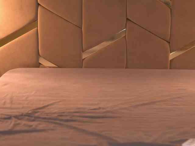 Girl-Pleasure's webcam live show