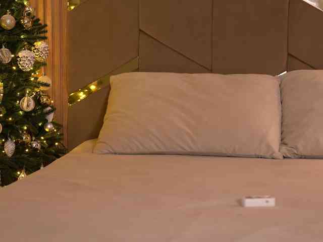 Girl-Pleasure Girl-Pleasure