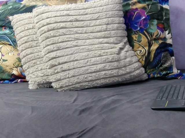 MonetCherry webcam bongacams model stream image