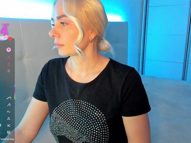 Dashulakiss1's BongaCams show and profile