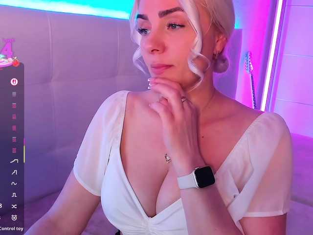 Dashulakiss1's BongaCams show and profile