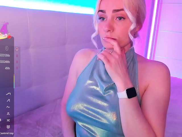 Dashulakiss1's BongaCams show and profile