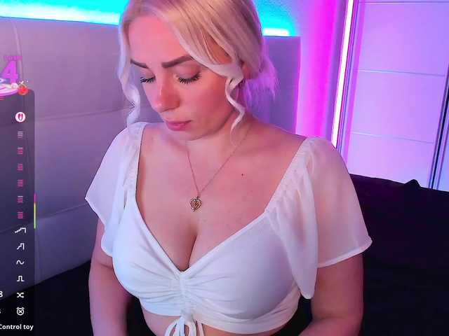 Dashulakiss1's BongaCams show and profile