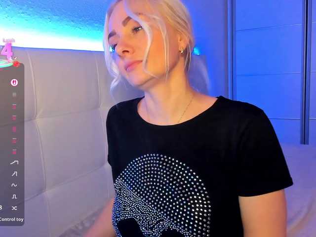 Dashulakiss1 from BongaCams