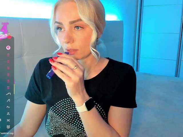 Dashulakiss1 live cam