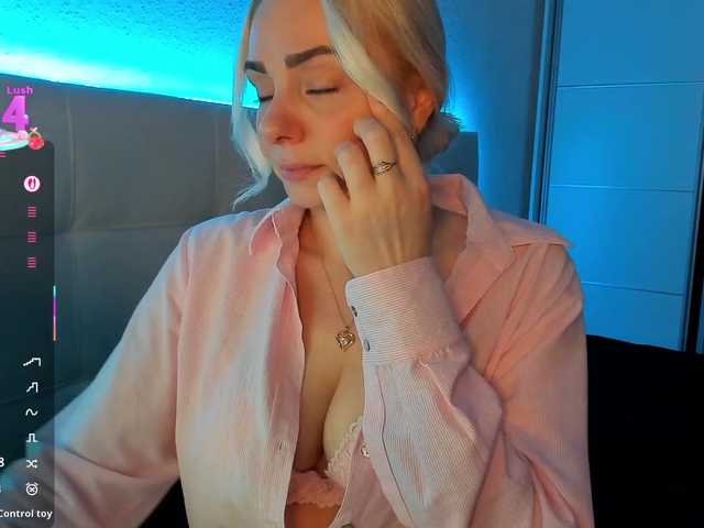 Dashulakiss1's BongaCams show and profile