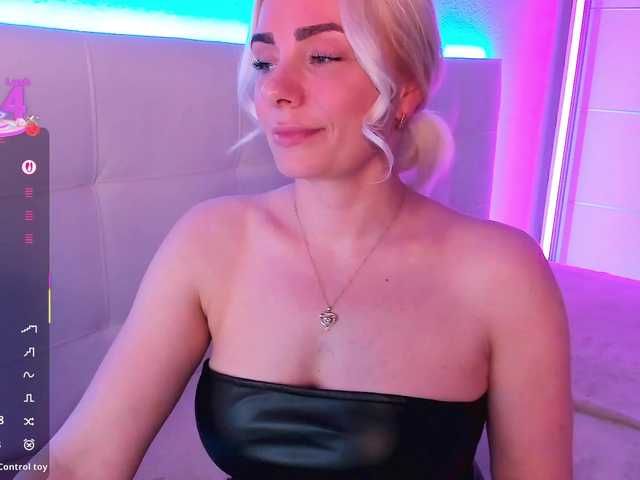 Dashulakiss1's BongaCams show and profile