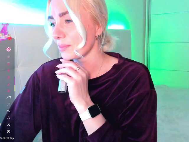 Dashulakiss1's BongaCams show and profile