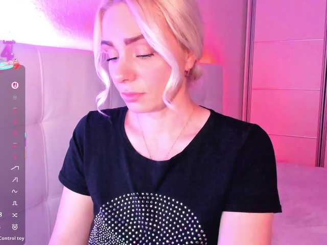 Dashulakiss1's BongaCams show and profile