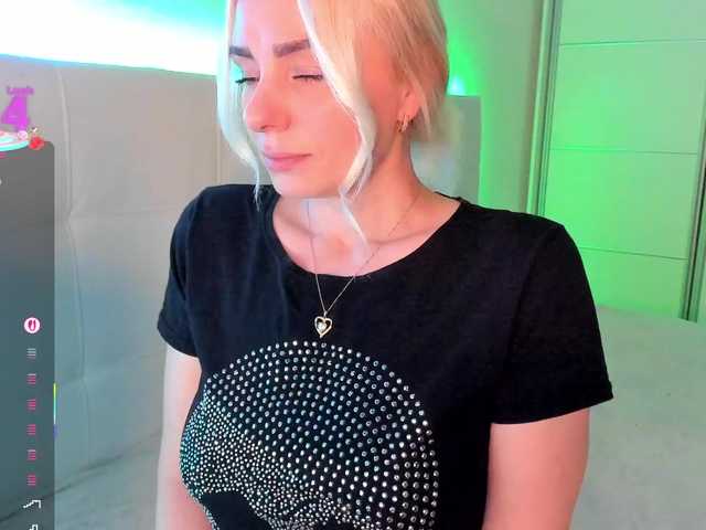 Dashulakiss1's BongaCams show and profile