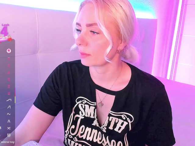 Dashulakiss1's BongaCams show and profile