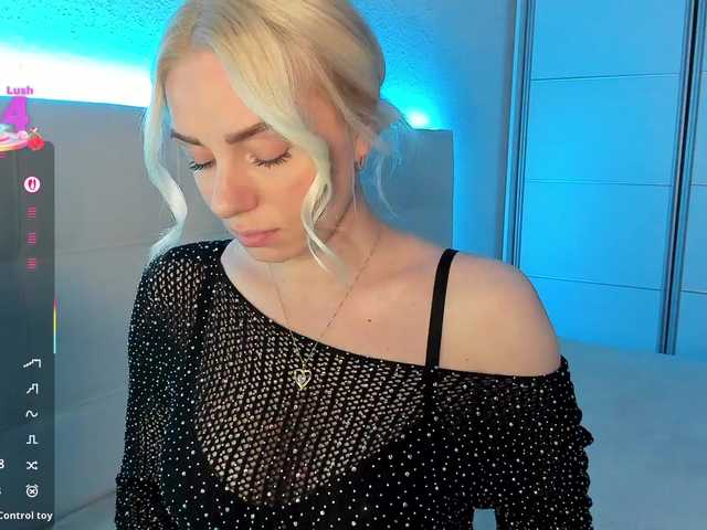 Dashulakiss1's BongaCams show and profile