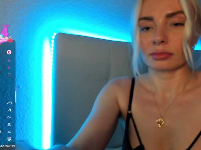 Dashulakiss1's BongaCams show and profile