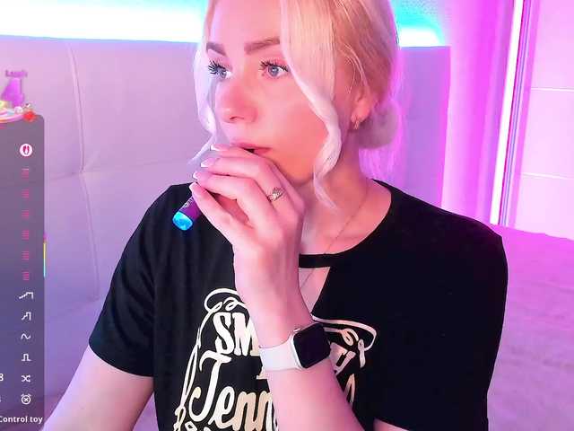 Dashulakiss1's BongaCams show and profile