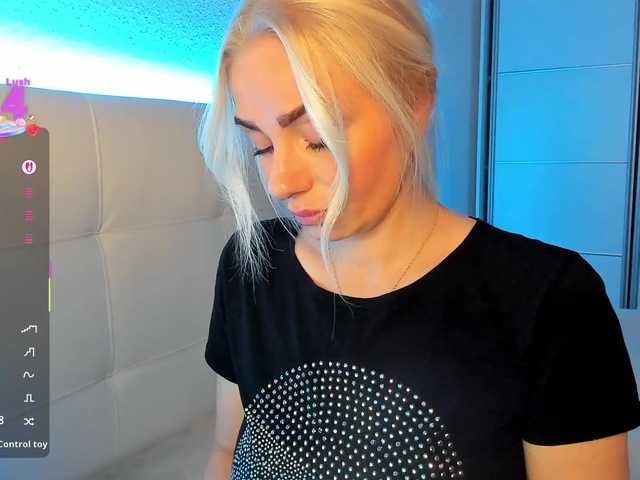 Dashulakiss1's BongaCams show and profile