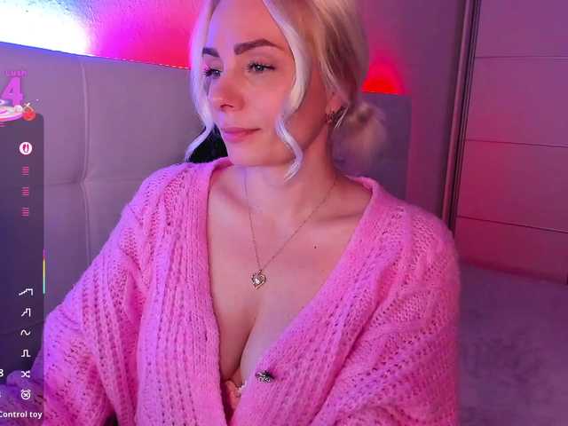 Dashulakiss1's BongaCams show and profile