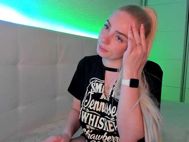 Dashulakiss1's BongaCams show and profile