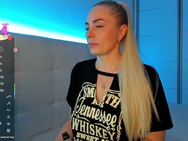 Dashulakiss1's BongaCams show and profile