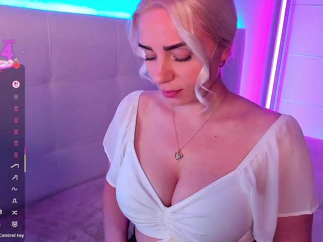 Dashulakiss1's BongaCams show and profile