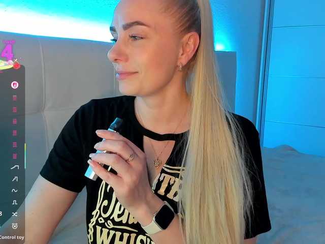 Dashulakiss1's BongaCams show and profile