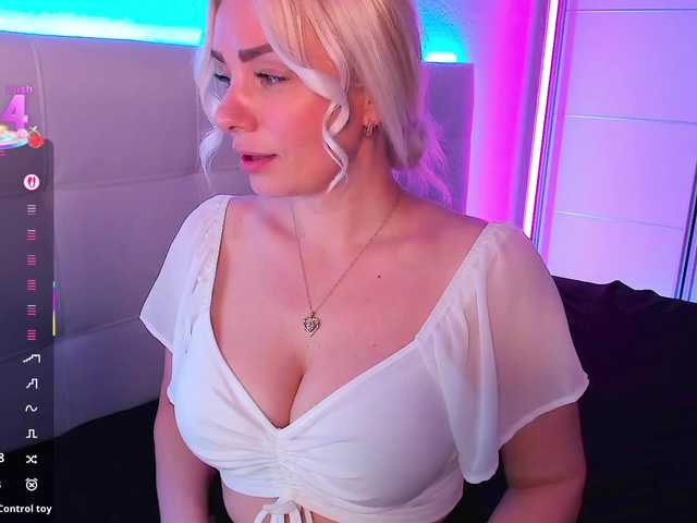 Dashulakiss1's BongaCams show and profile