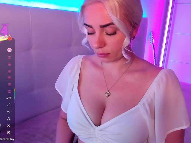 Dashulakiss1's BongaCams show and profile