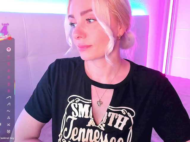 Dashulakiss1's BongaCams show and profile